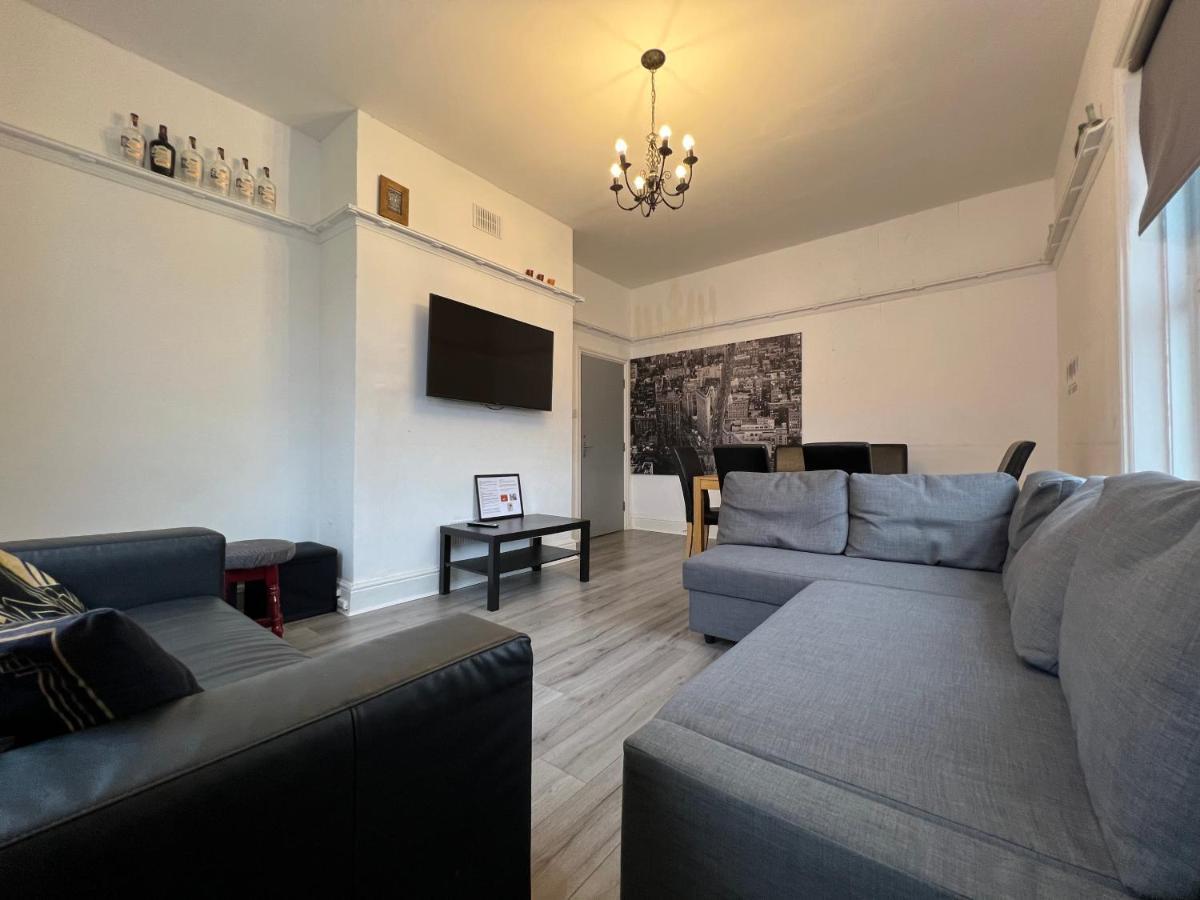 Peaky Blinders Apartment 5 Min Walk To Blackpool Tower Sleeps Up To 14 Exteriör bild